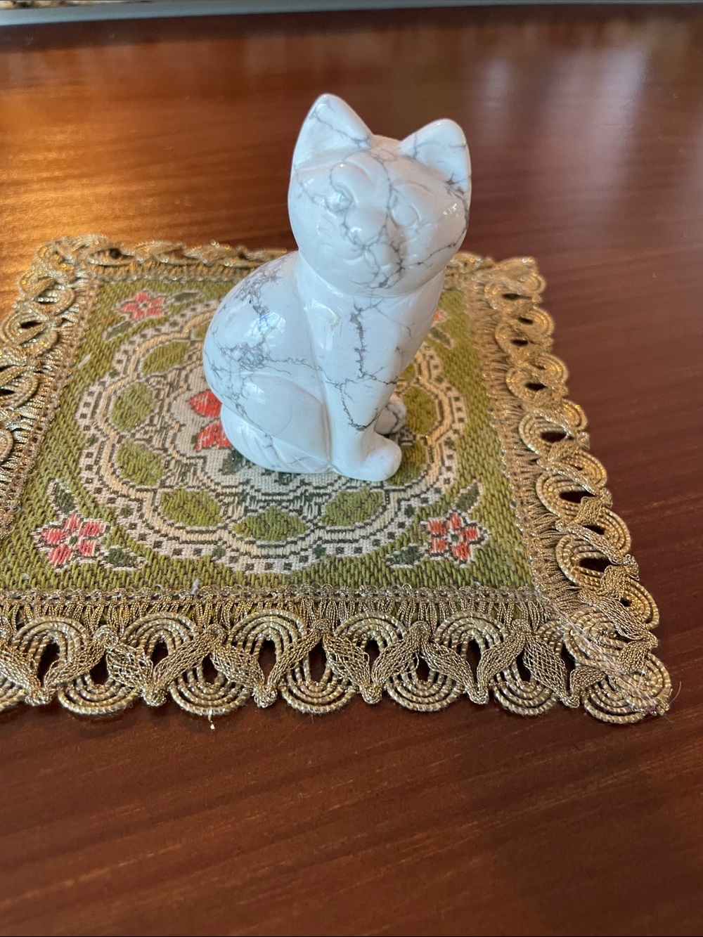 Howlite White Marble-Effect Cat Figurine 2”x 3”